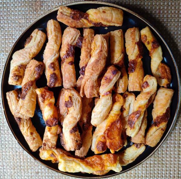 Cheese straws